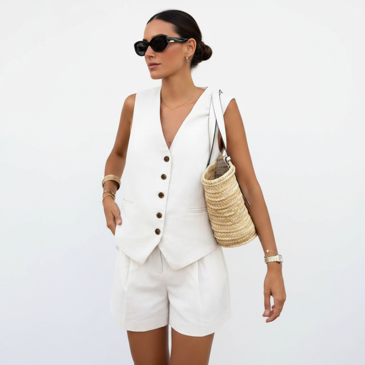 CARA | COMPLETO ESTIVO CON GILET SCOLLO A V E PANTALONCINI
